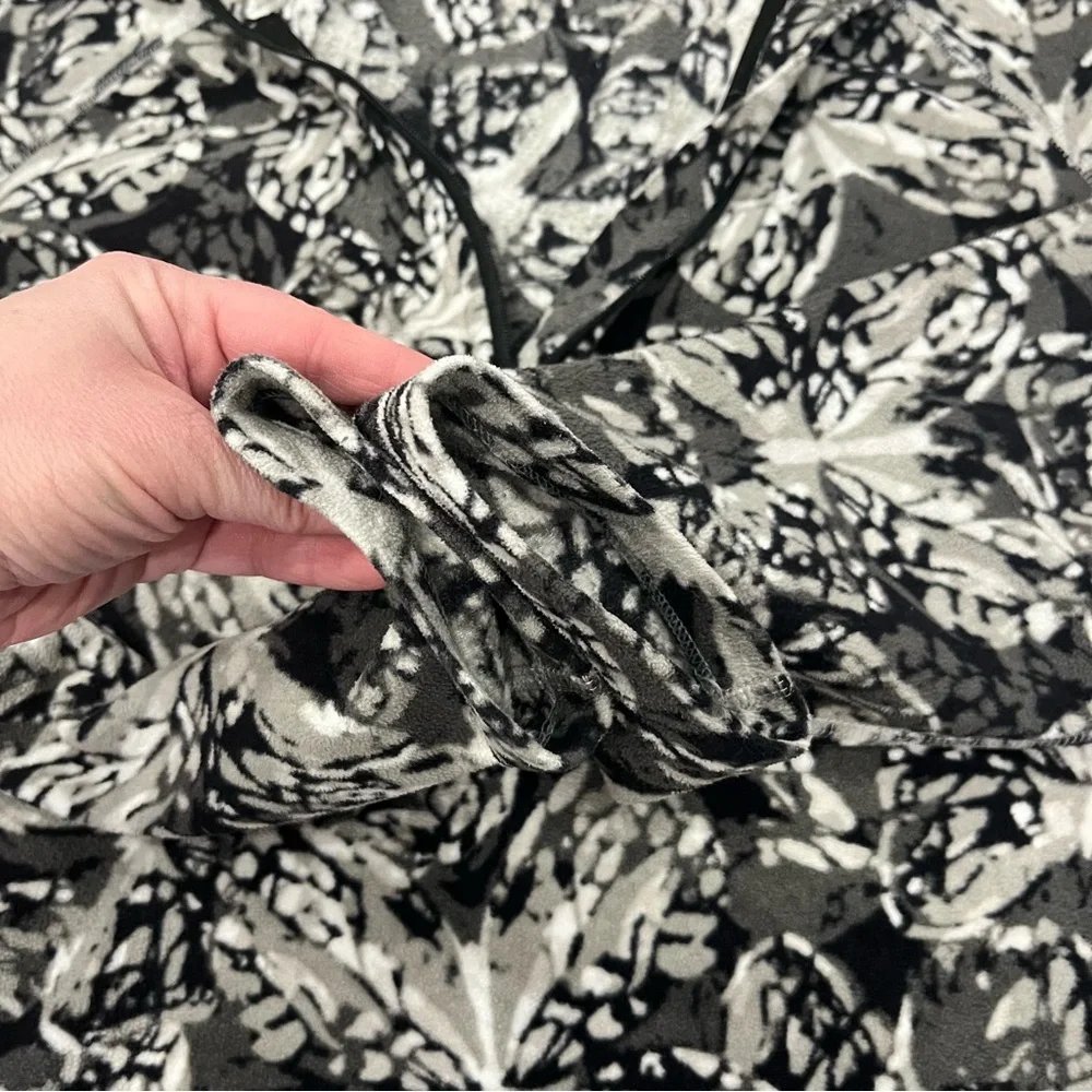 Eddie Bauer Women’s Cloud Layer 1/4 Zip Fleece Pullover Butterfly Print … - Picture 8 of 15